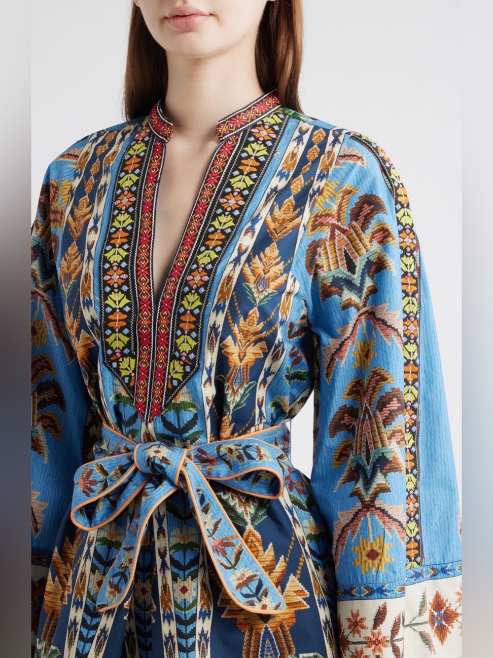 FARM Rio Embroidered Tapestry Blue Mini Dress Size L NWT - Picture 2 of 7